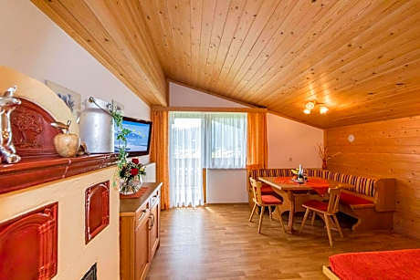 One-Bedroom Apartment with Bathroom