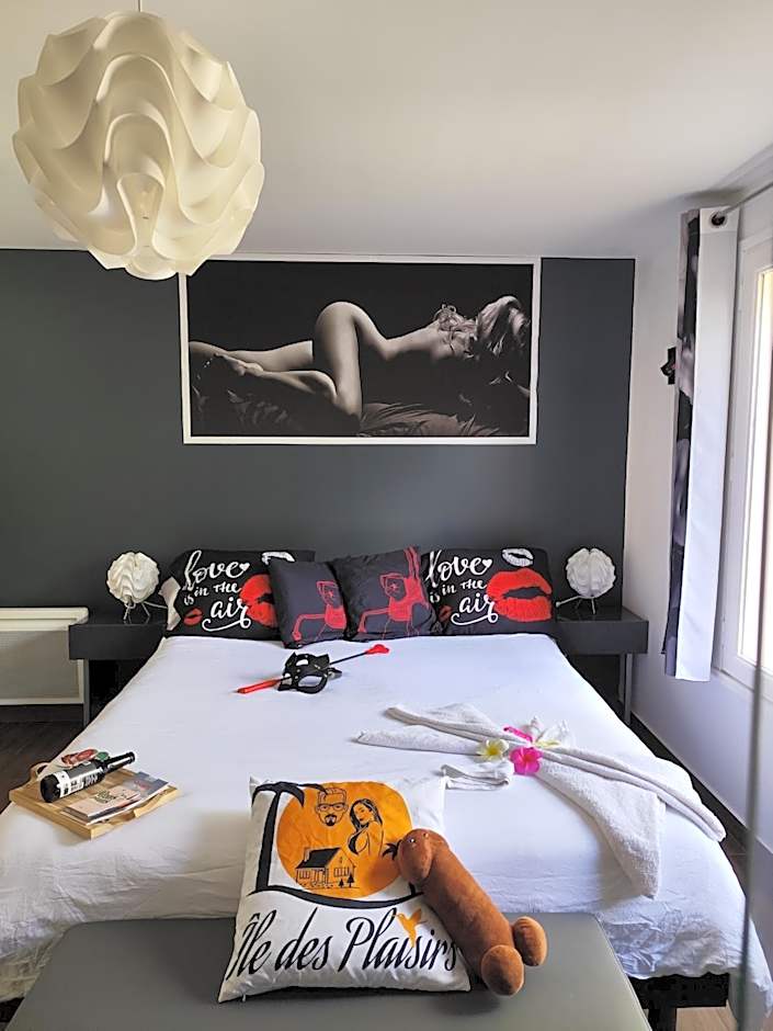 Loveroom et Spa privé de L'Ile des Plaisirs