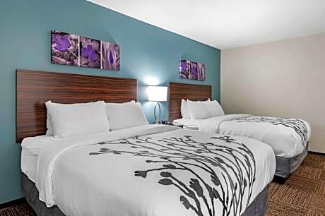 Standard Queen Room with Two Queen Beds - Non Smoking