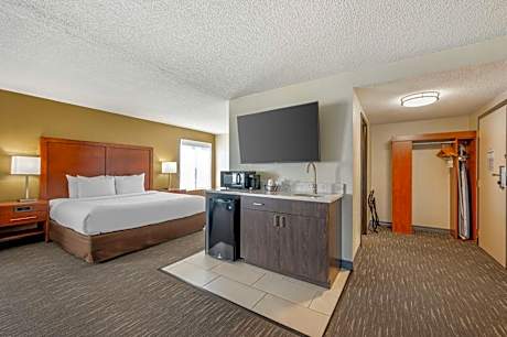 Corner King Suite with Sofa Bed