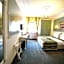 Queen's Astoria Design Hotel