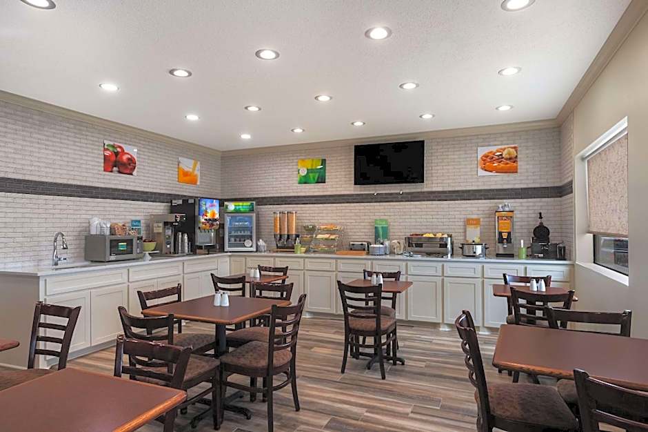 Quality Inn & Suites Pearl-Jackson