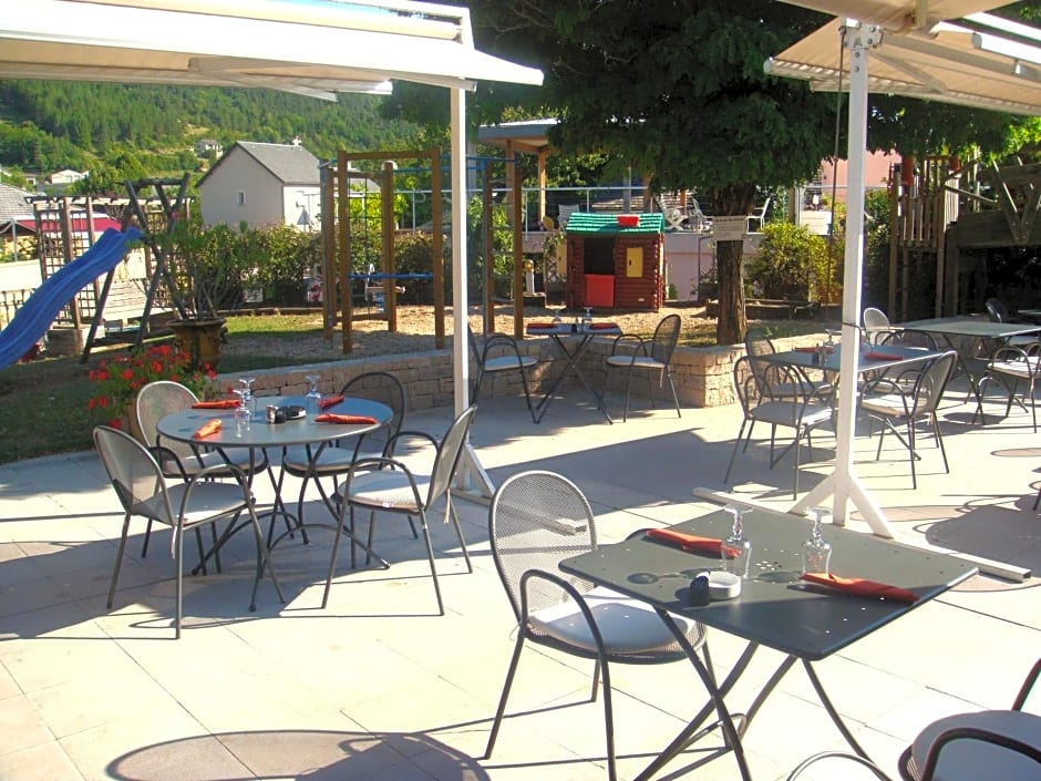 Hôtel-Restaurant Le Calice Du Gevaudan - A75