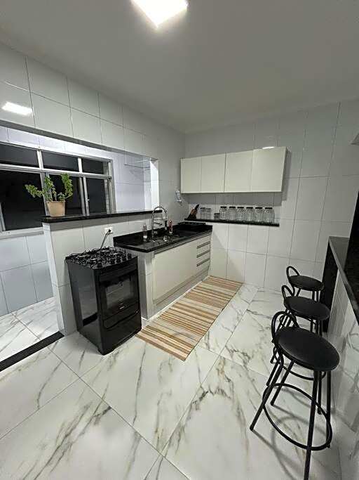 PREDIO FRENTE PRA PRAIA, COM VISTA LATERAL MAR, Apto 202