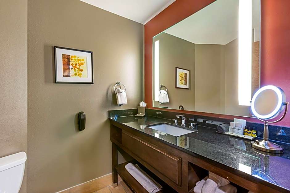 Best Western Premier Ivy Inn & Suites