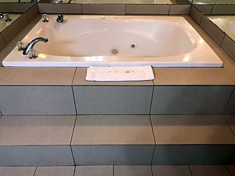 King Room with Spa Bath