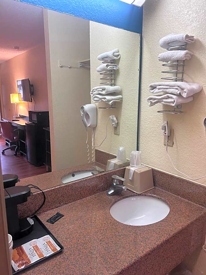Americas Best Value Inn Dayton