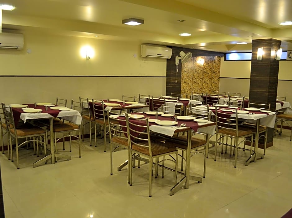 Hotel Raghav Palace