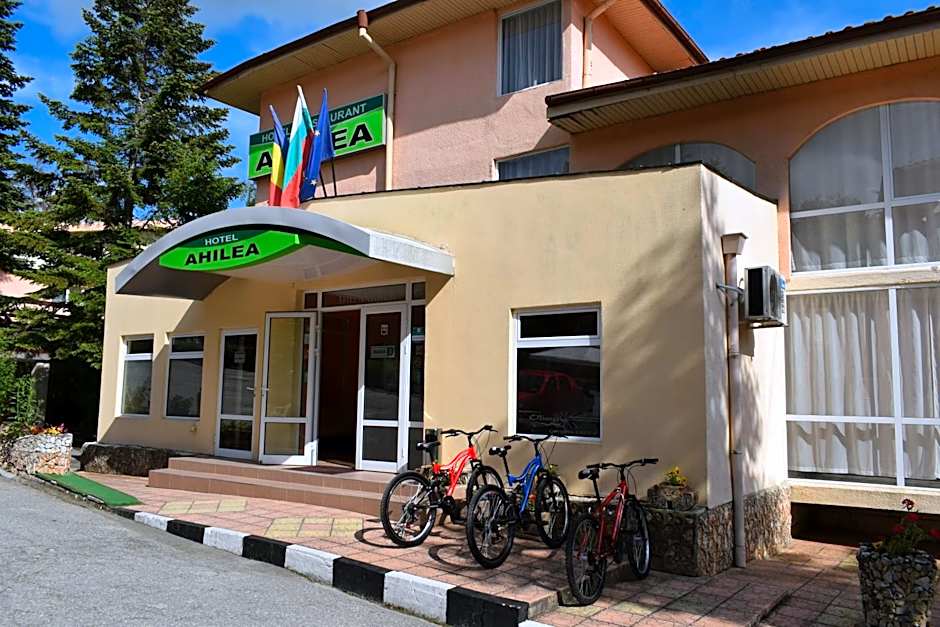 Ahilea Hotel - Free Pool Access