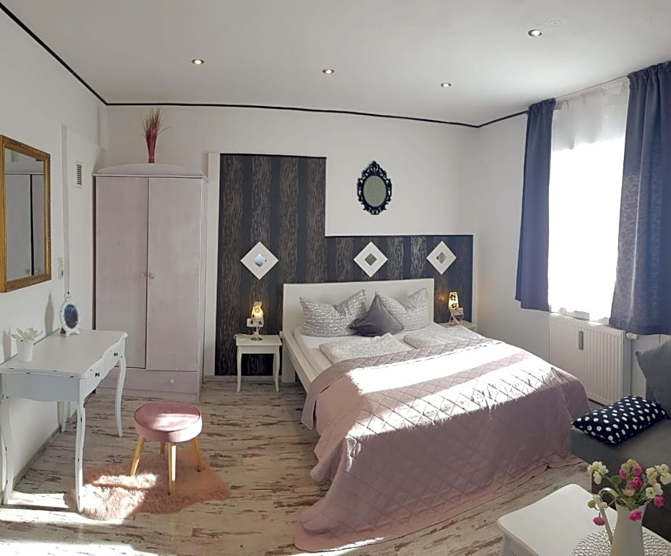 LA Boutique House