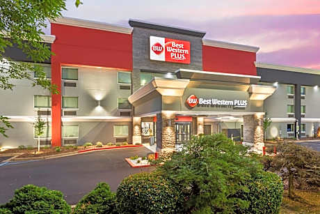 Best Western Plus Cleveland Inn & Suites