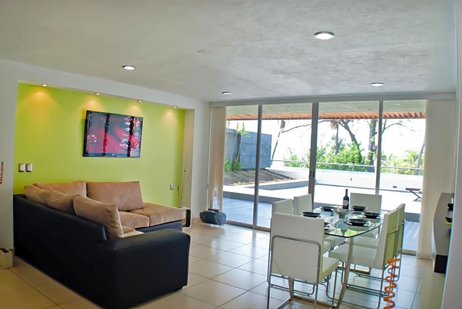 Ramada by Wyndham Acapulco Hotel & Suites