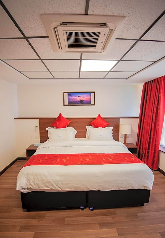 The Crossroads Hotel, Westlands