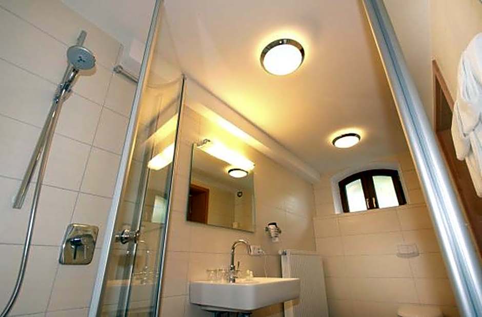 Karpfenhotel & Herrenhaus im Gasthaus Sindel-Buckel