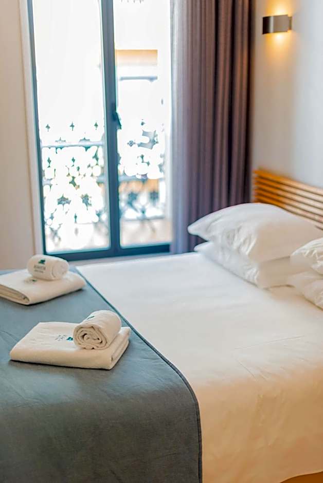 Photo 1 of 9 of Double Room