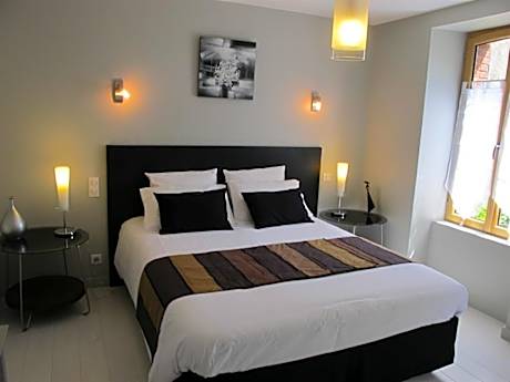 Double or Twin Room with Private Bathroom