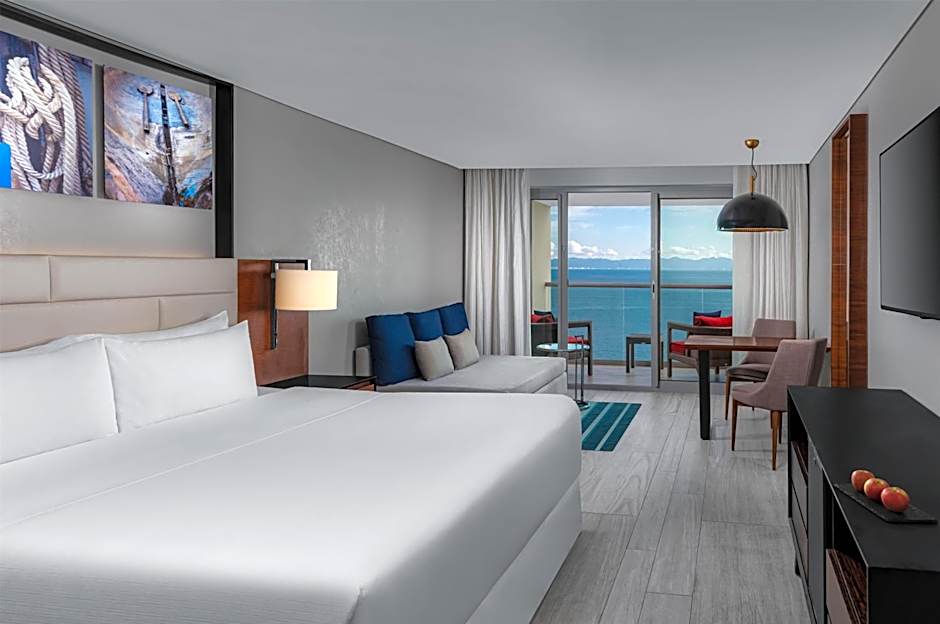 Photo 1 of 6 of 1 King Bed, Mobility Accessible, Ocean front