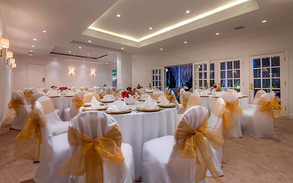 Beverly Hills Plaza Hotel