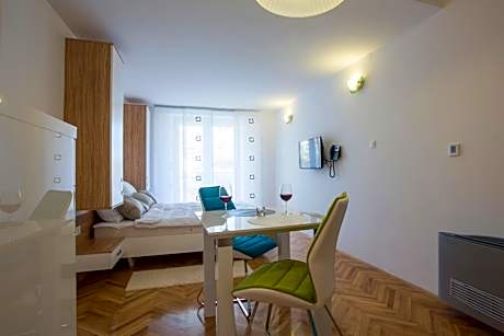 Studio with Garden View