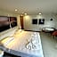 Deluxe Rooms by Holiday Stays