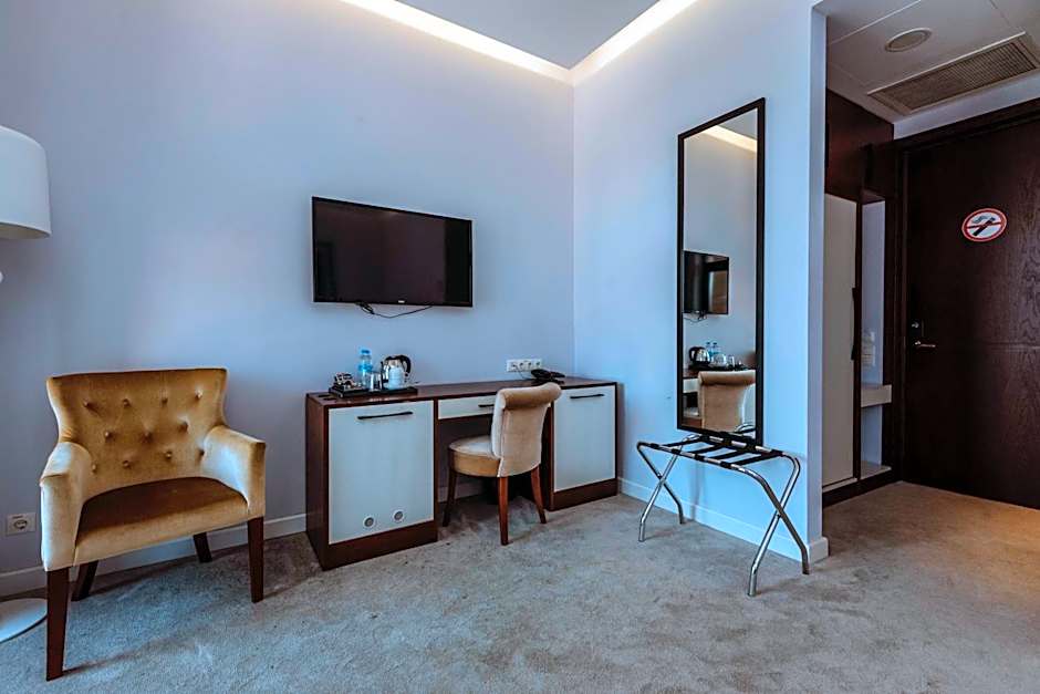 Golden Palace Batumi Hotel & Casino