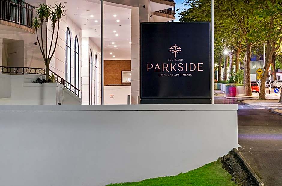 Parkside Hotel & Apartments