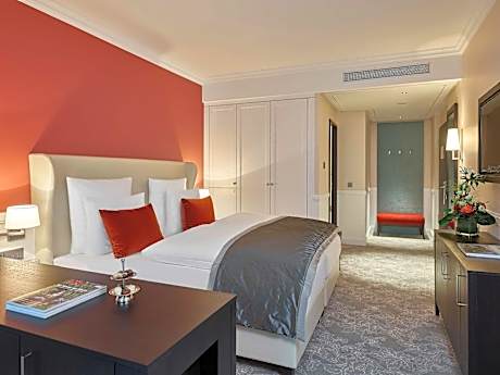 Junior suite single use