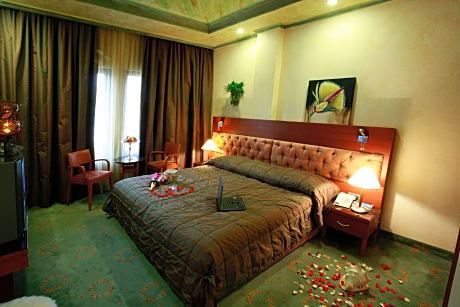 Deluxe Double Side Sea View with Balcony 