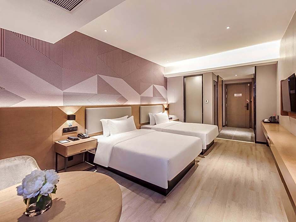 Boman Hotel Maoming High-speed ​​Railway Station South Aiqinghai Shopping Park