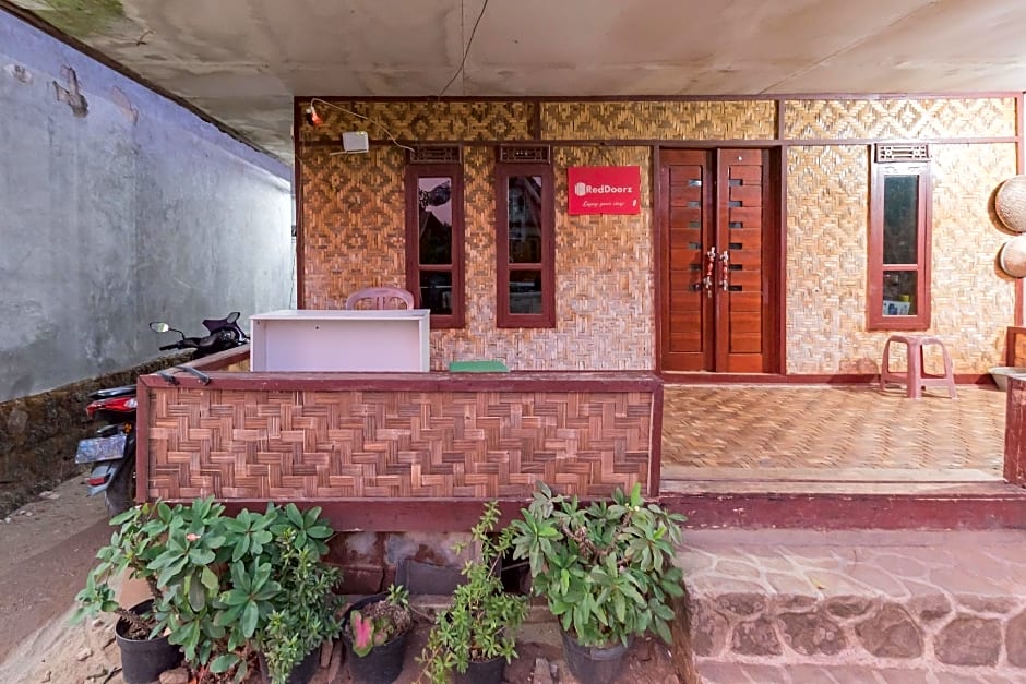 RedDoorz @ Geopark Ciletuh Sukabumi