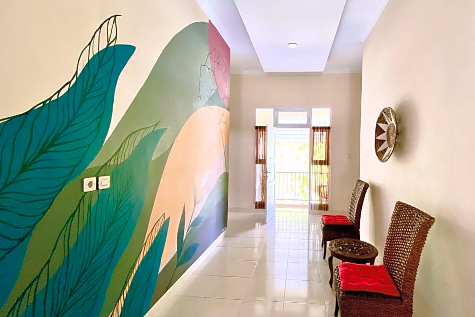 RedDoorz Syariah near Universitas Mercu Buana Kamp