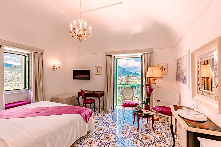Photo 1 of 4 of Deluxe Grand Suite, Sea View