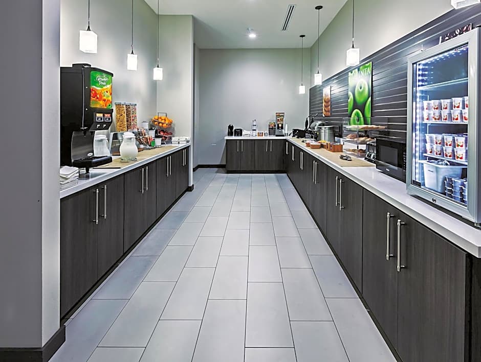 Comfort Inn & Suites