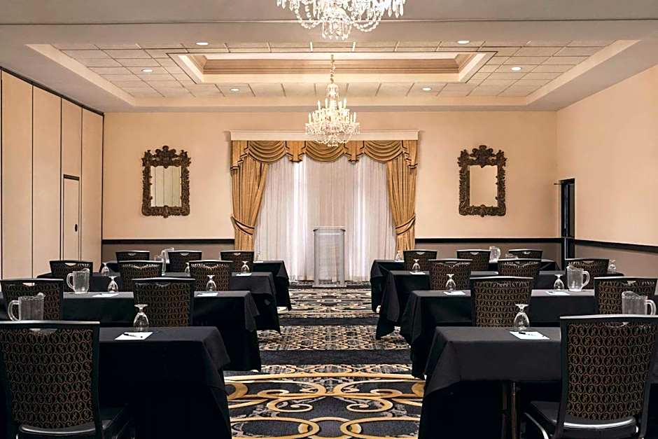 Radisson Hotel & Conference Center Rockford