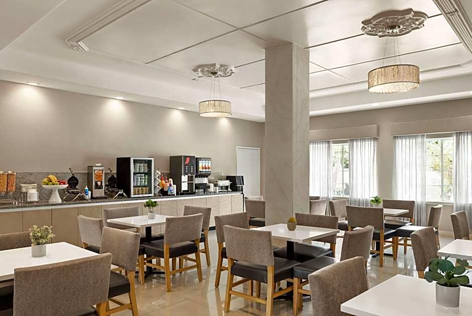 La Quinta Inn & Suites by Wyndham Brownsville North