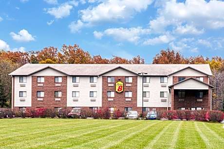 Super 8 by Wyndham Richfield/Cleveland