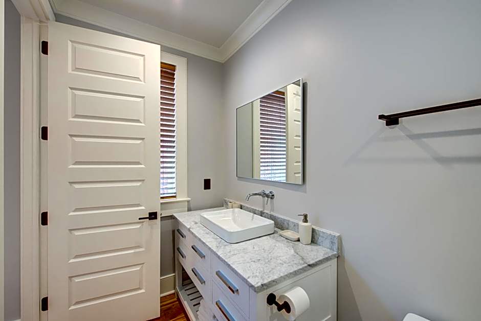 The Quarters on King