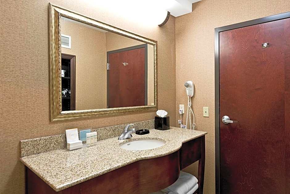 Hampton Inn By Hilton Statesville