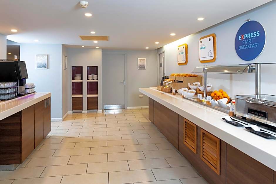 Holiday Inn Express Birmingham Oldbury By IHG