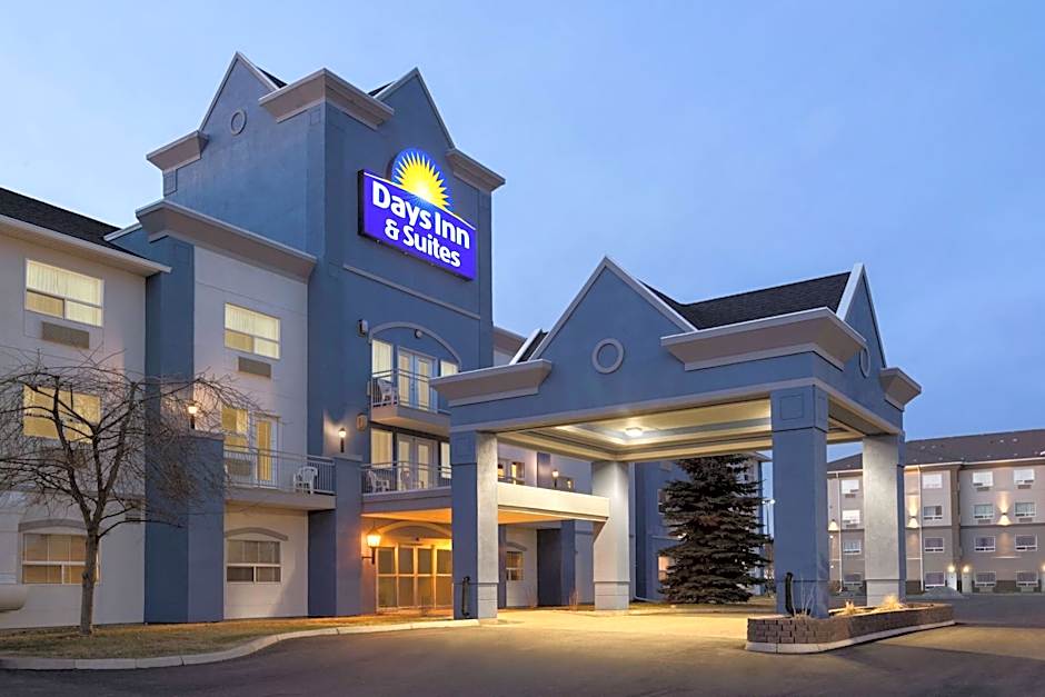 Days Inn & Suites by Wyndham Brooks
