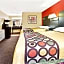 Super 8 By Wyndham Kissimmee Maingate Orlando Area