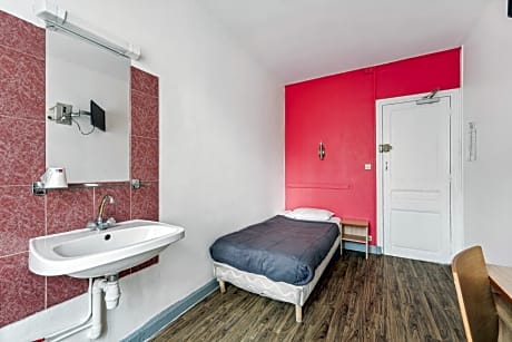Standard Single Room with Shared Bathroom