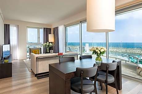 DOUBLE + 2 CHILD ROYAL SUITE