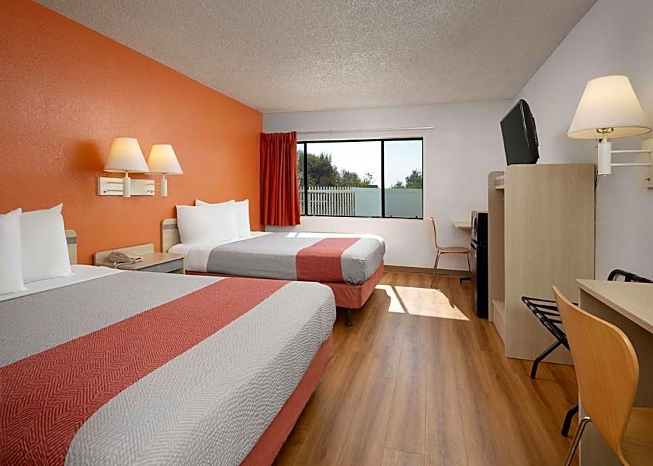 Motel 6-San Simeon, CA - Hearst Castle Area