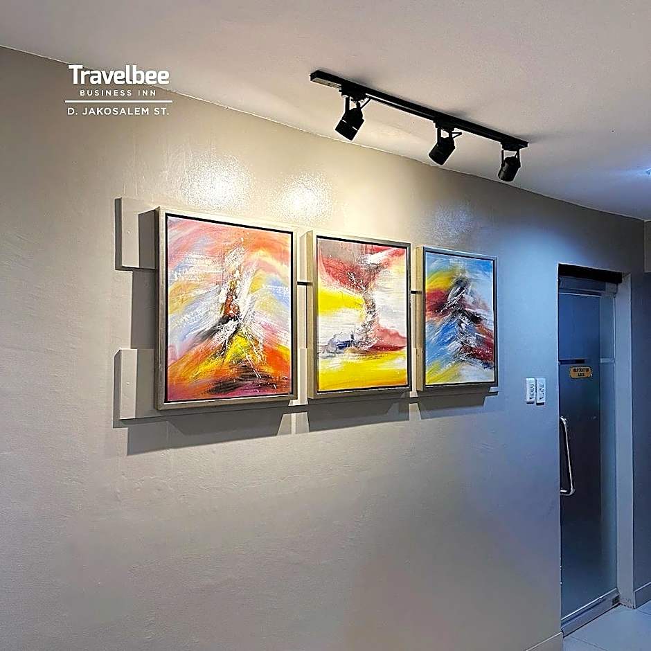 Travelbee Business Inn
