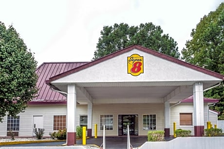 Super 8 by Wyndham Atlanta Northeast GA