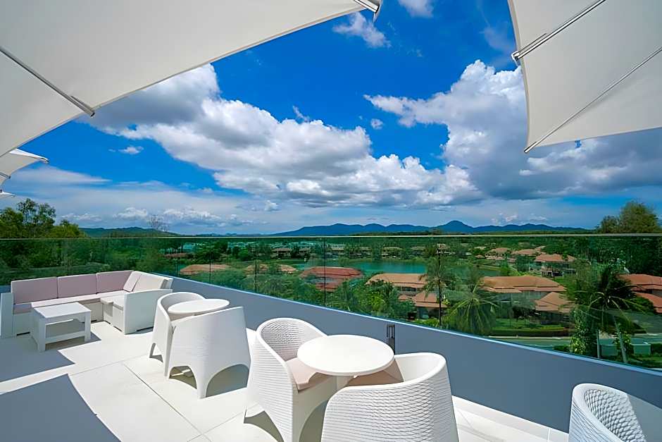 Oceanstone by Holy Cow, 2-BR, 90 m2, pool view