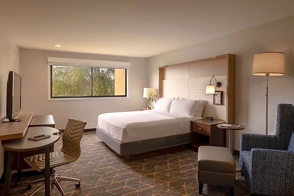 Holiday Inn Santa Ana-Orange County Airport By IHG