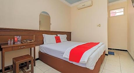 RedDoorz near Bojonegoro Train Station