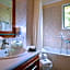 Avantis Suites Hotel